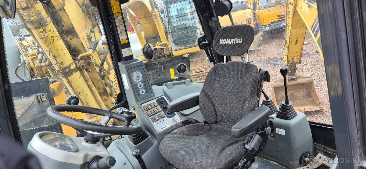 Predam traktorbager Komatsu WB 93 S - 3