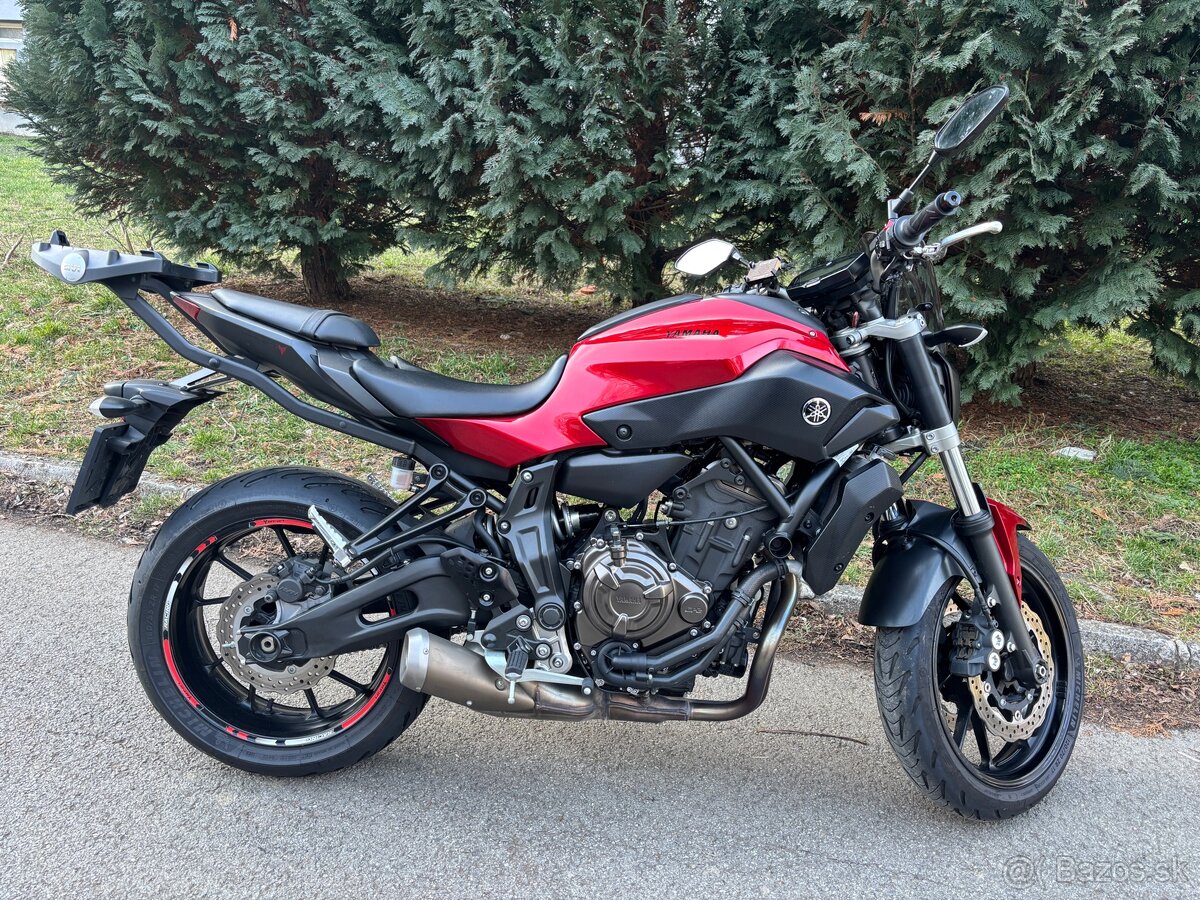 Yamaha MT 07 - 3