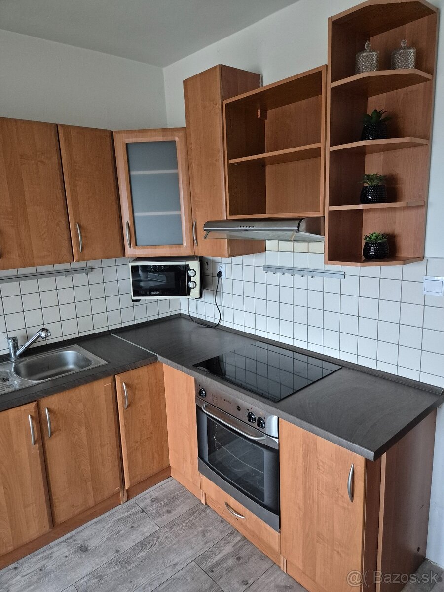 Kuchynská linka - 3