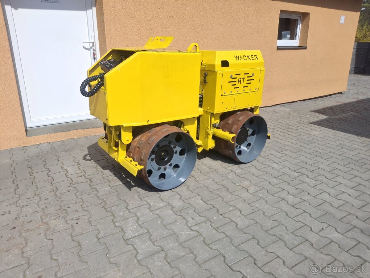 Vibrační válec Wacker neuson RT820 - 3