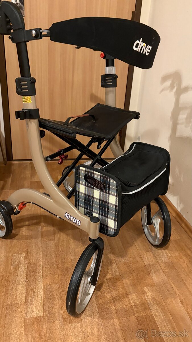 Predám rolátor/ chodulku pre seniorov - 3