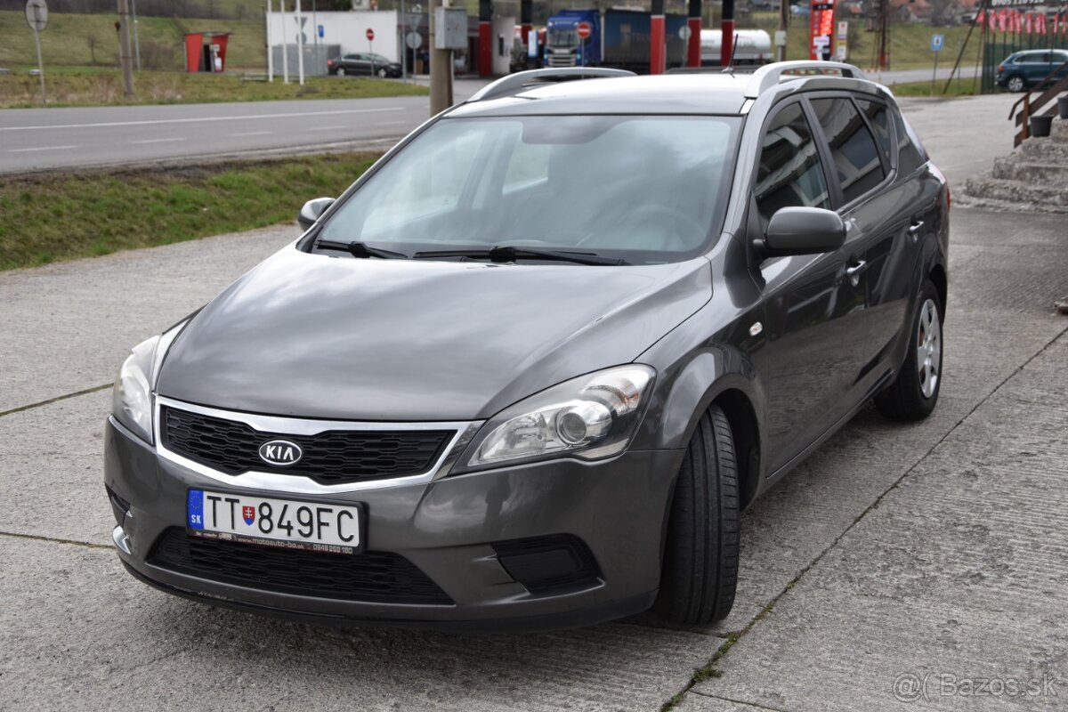 Kia CEED SW 1,591 BENZIN - 3