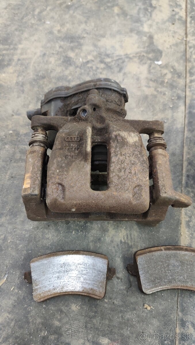 Zadne brzdy Audi A4 B8 300mm - 3