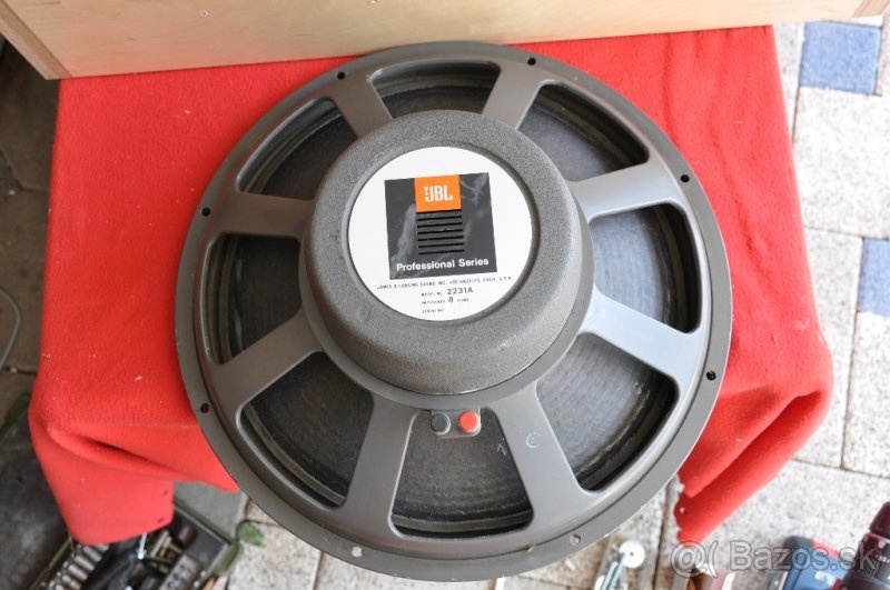 Predám robené reproduktory osadené JBL - 3