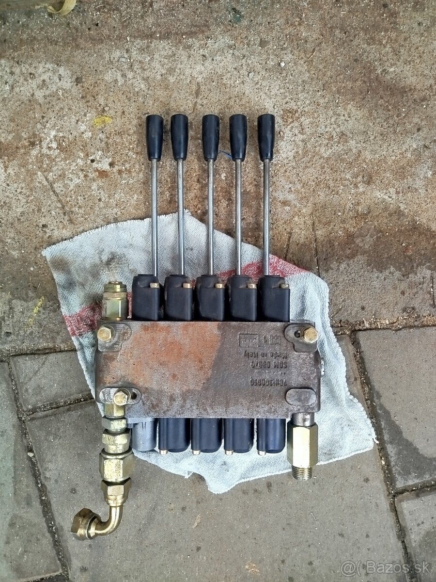 Hydraulický rozvádzač 5 sekcii - 3