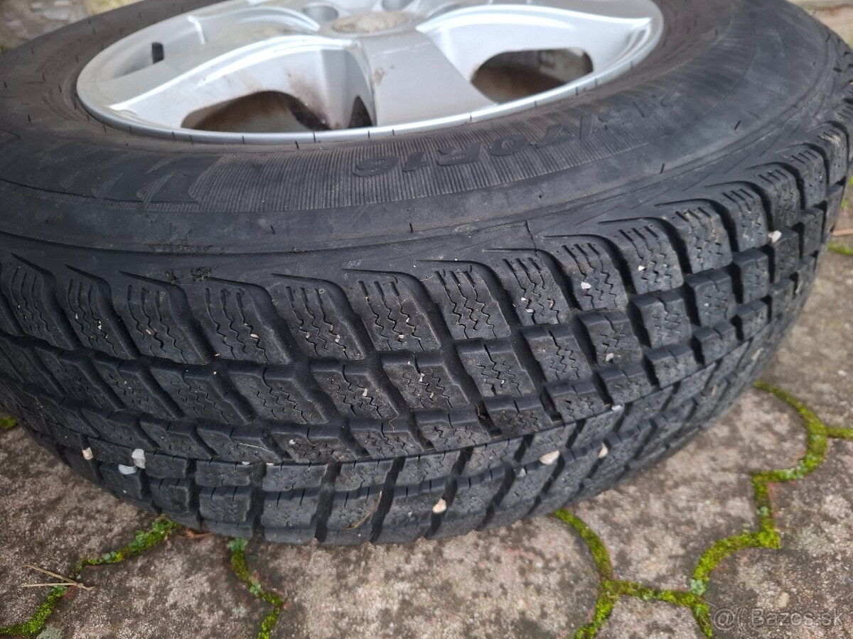 Zimné pneu 215/70R16 - 2 kusy + 4 disky - 3