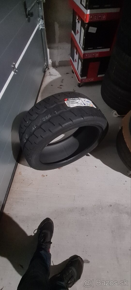YOKOHAMA ADVAN NEOVA AD09 265/35 R20 - 3