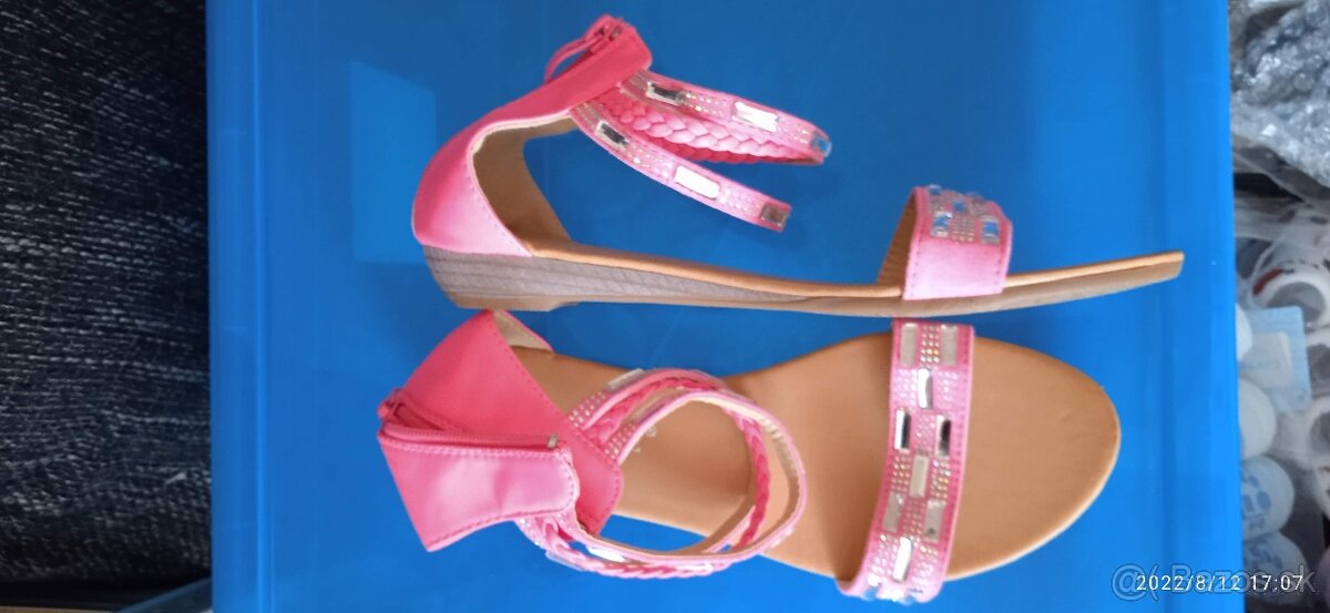 Nové kamienkove sandalky - 3