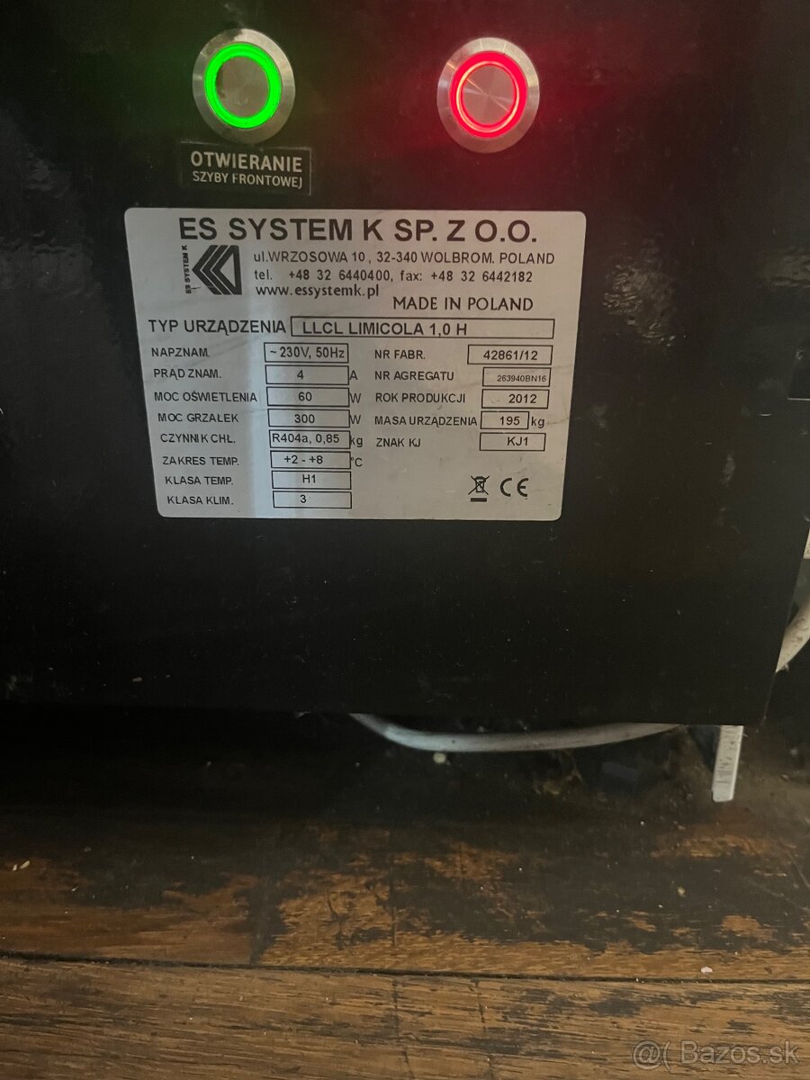 Chladiaca cukrarska vitrina na zakusky - 3