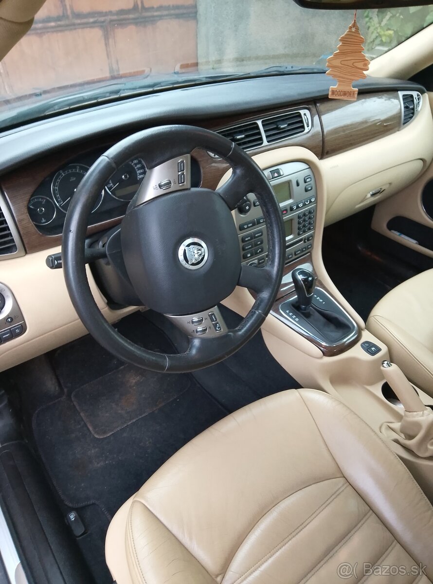 Predám jaguár x type 2.2 dízel 107kw - 3