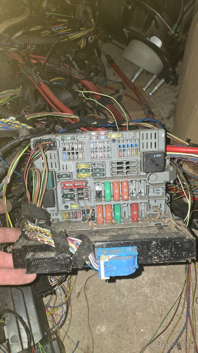 Bmw e90 poistkove skrinky - 3