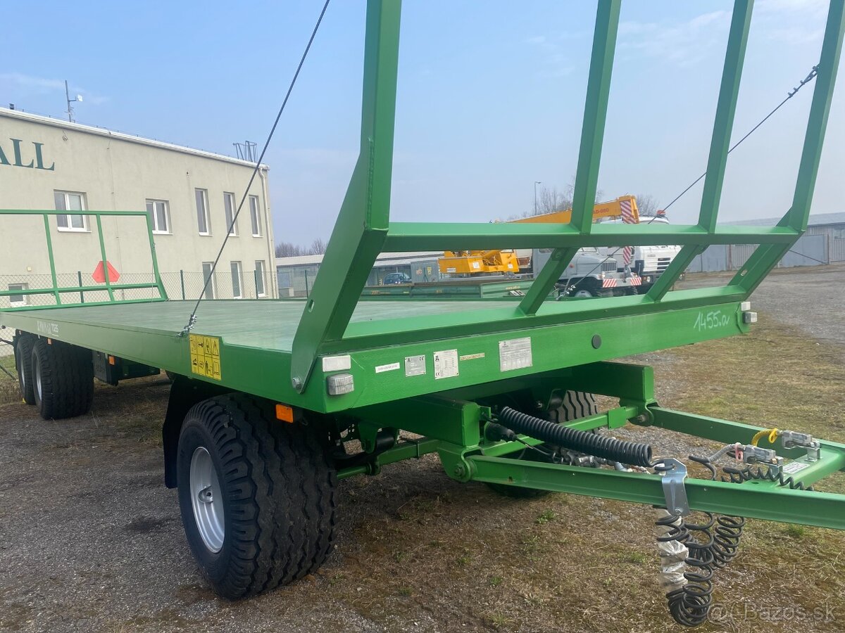 Traktorový přepravník balíků PRONAR T026 - 3