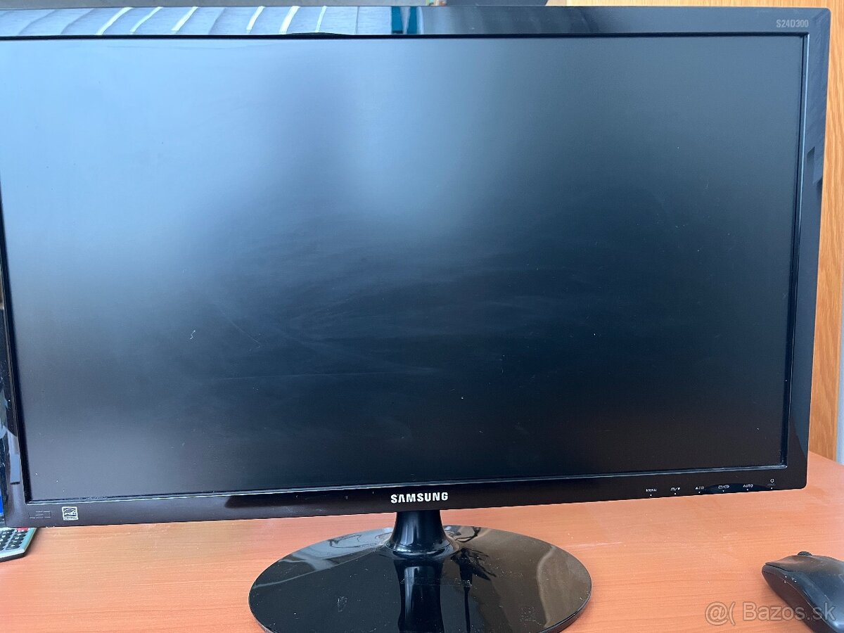 Predám 3ks 22”LCD monitory - 3