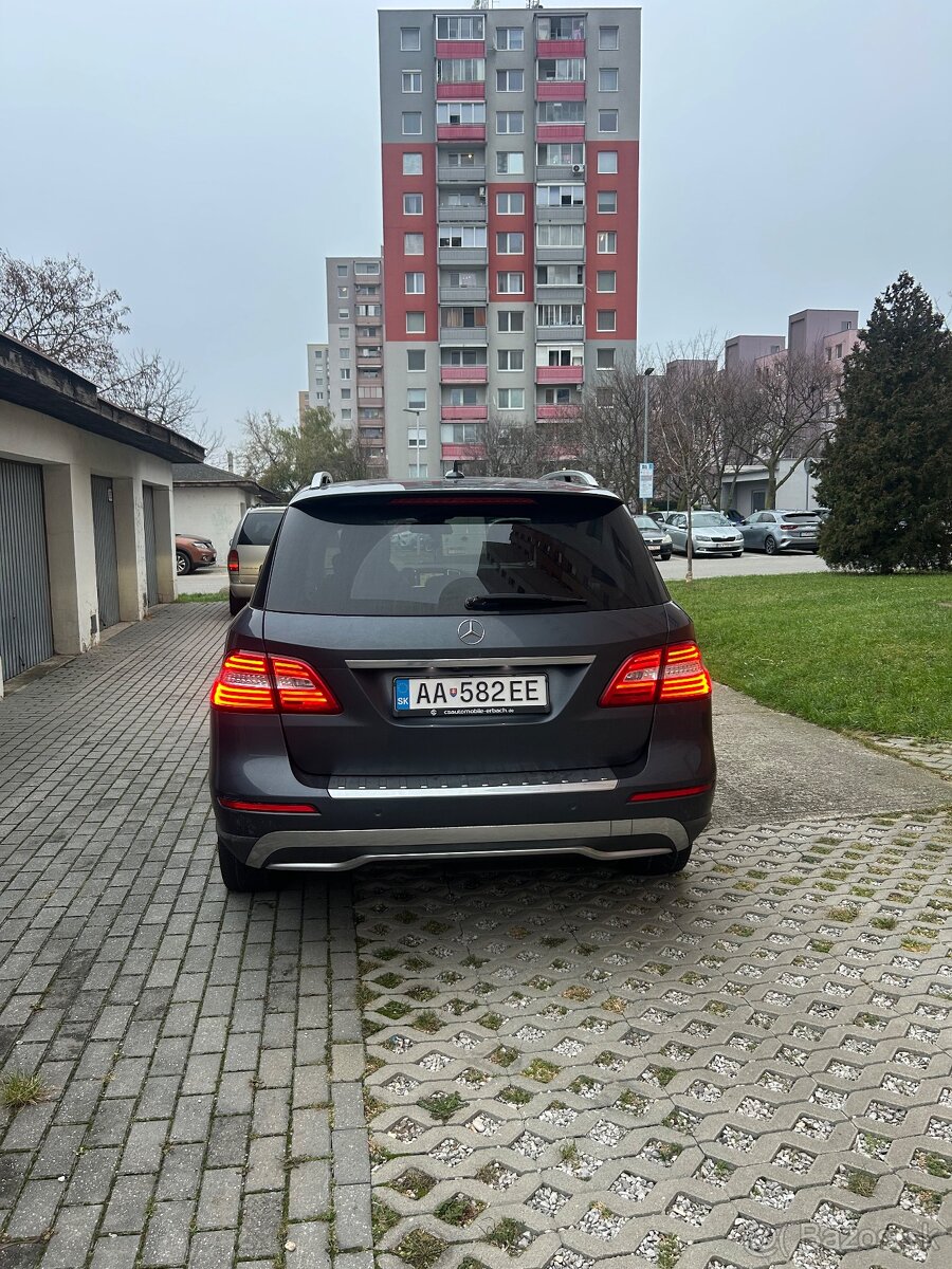 Mersedes-Benz ML 350 - 3