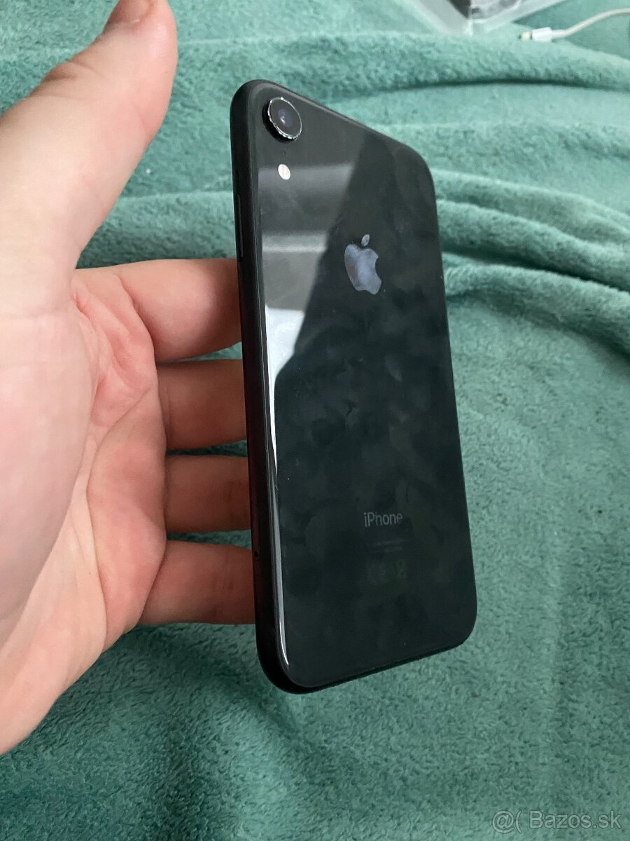 Predám iPhone XR 64 GB – nová batéria - 3
