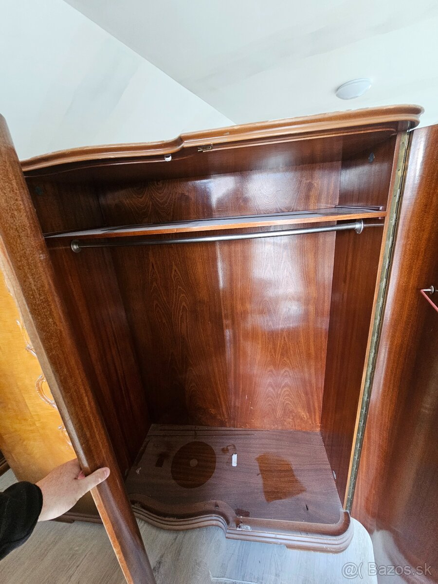 Starožitný nábytok - 3