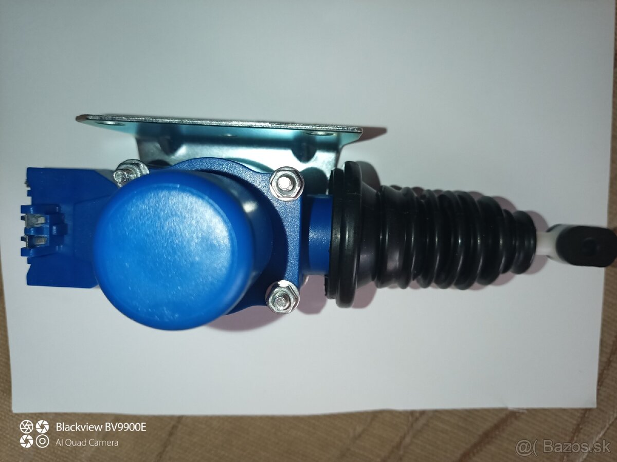 Pajero motorček kufra - 3