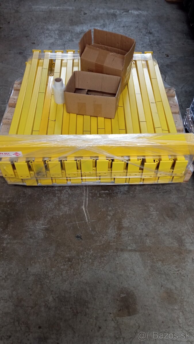 Konzolový regal - 3