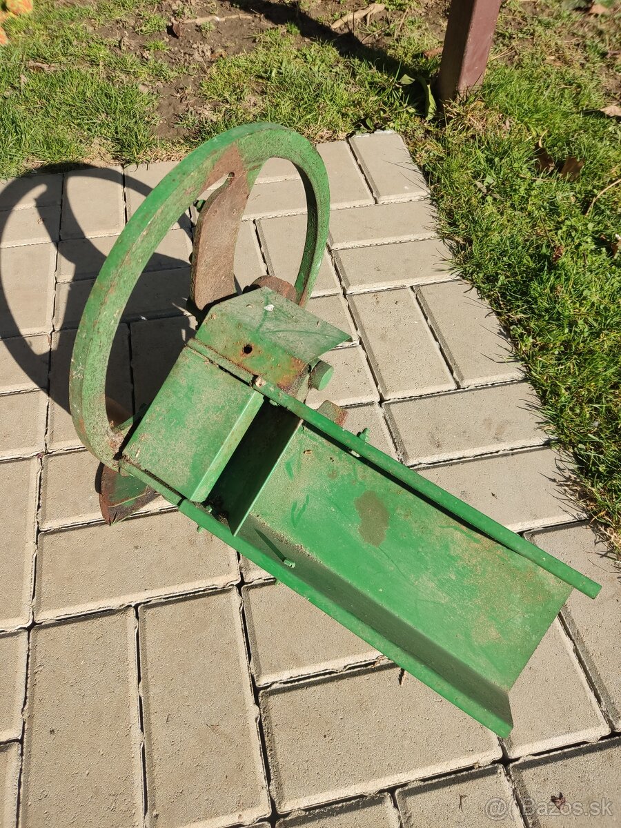 Rezačka trávy a žihľavy, veľká - 3