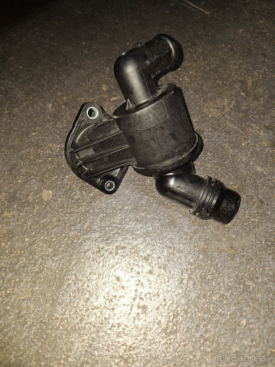 Predám Termostat 03L 121 111 - 3