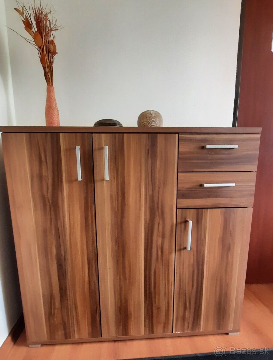 Lakovany stolik a komoda - 3