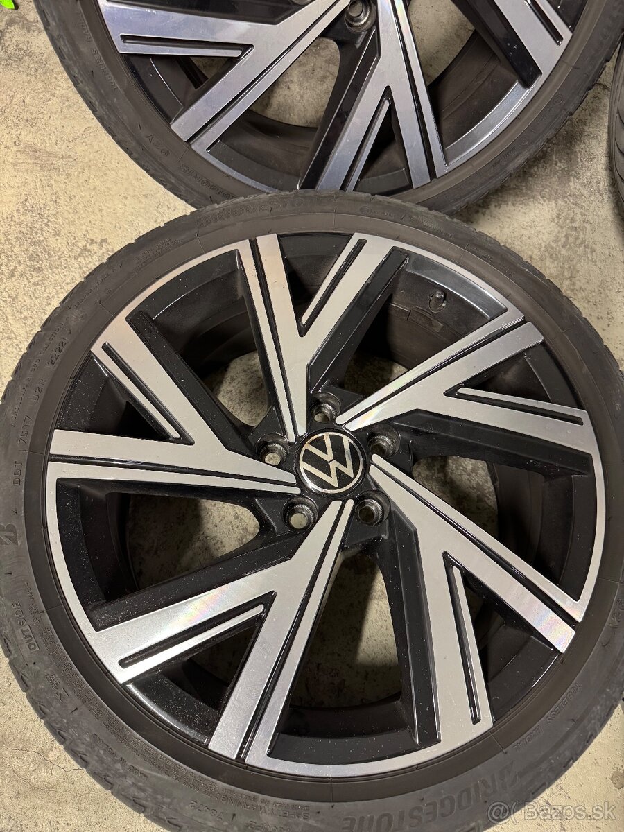 225/40r18 golf - 3