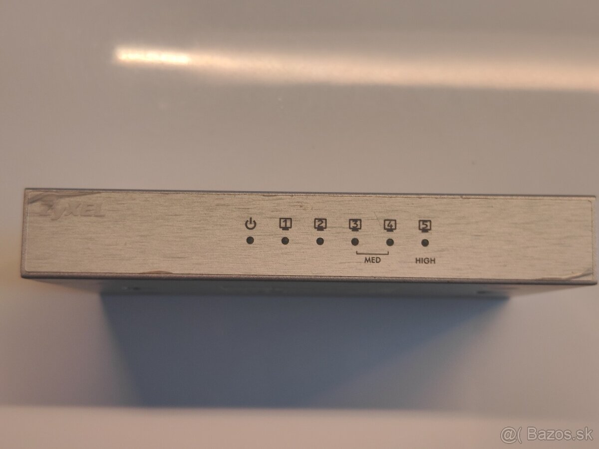 Switch Zyxel GS-105B - 3