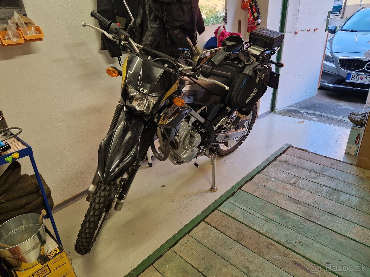 Kawasaki KLX 230 - 3