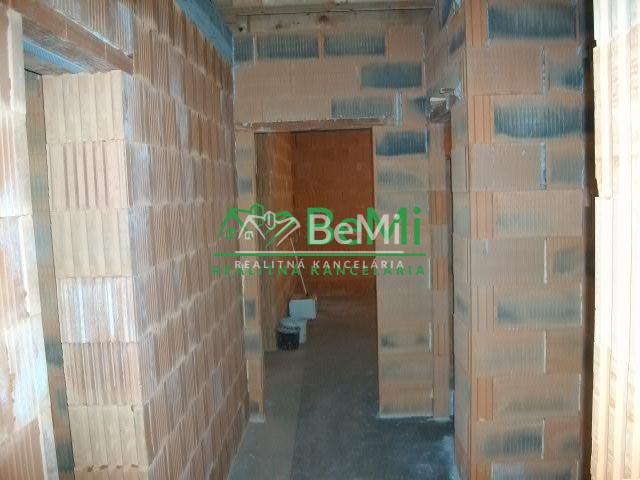 POSLEDNÝ 5 izbový rodinný dom PRI LESE: Novostavba Malý Lapá - 3