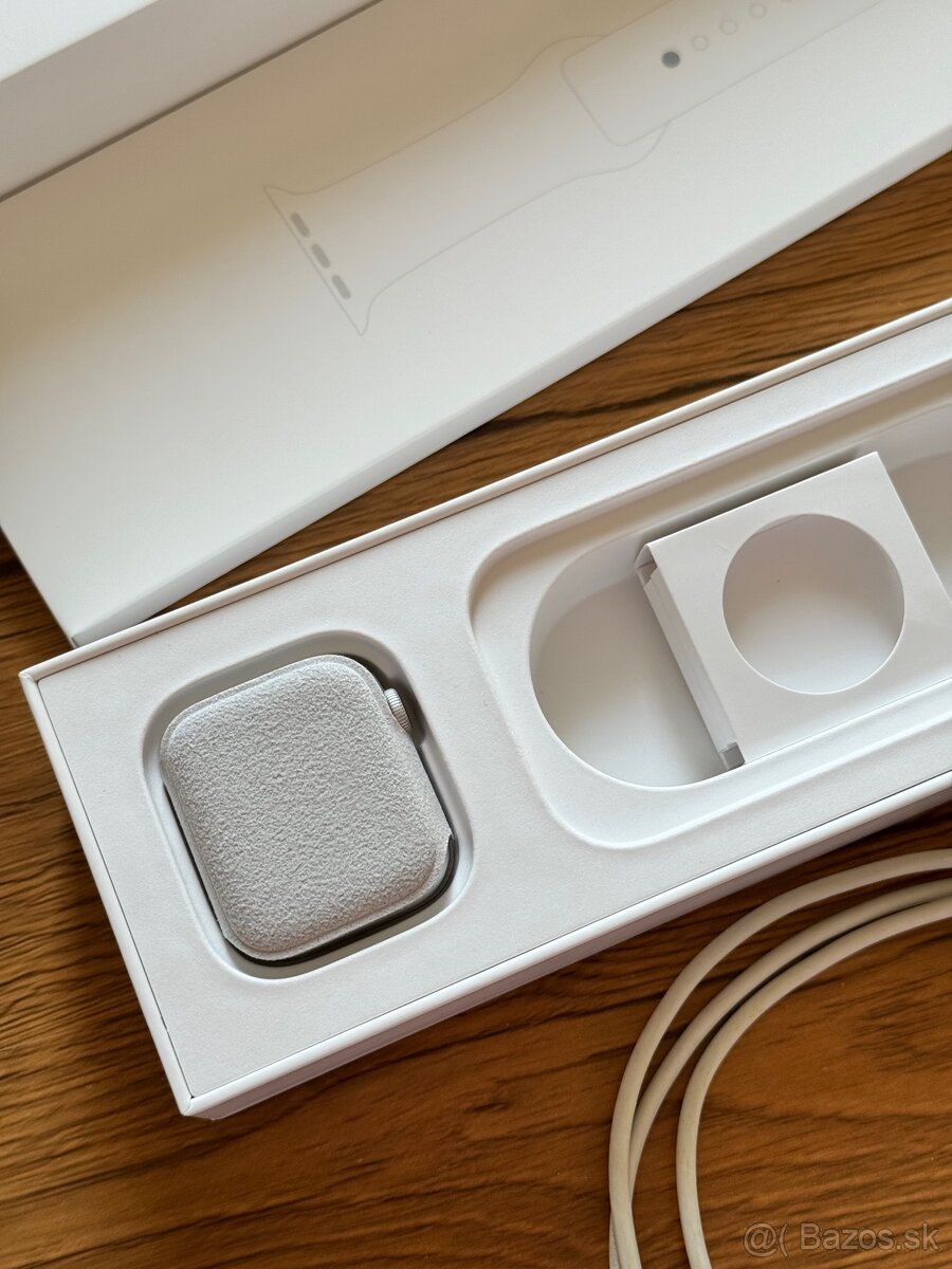 Apple Watch series 4, 40mm - 3