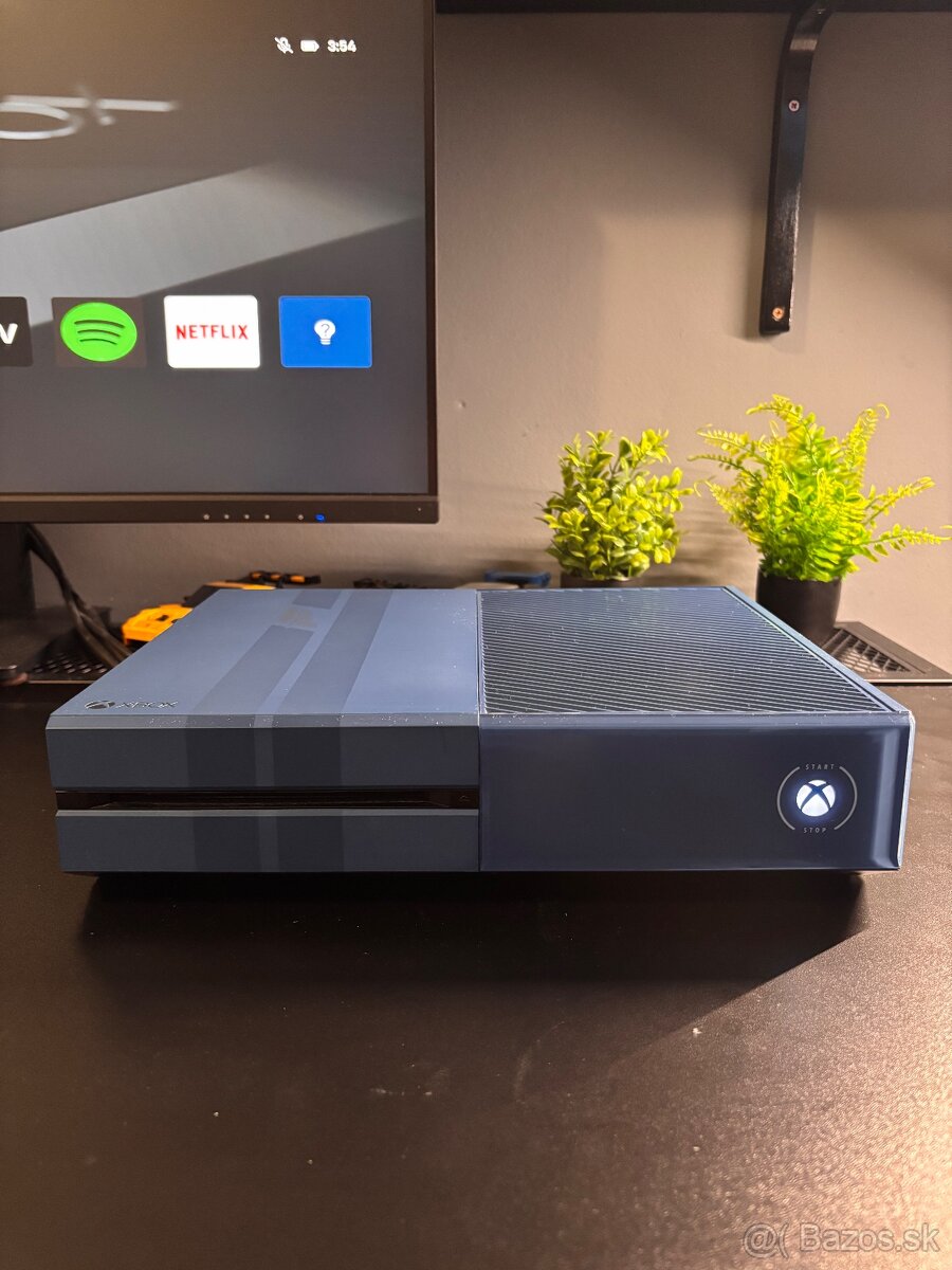 Xbox One 1TB Forza Motorsport Limited Edition - 3