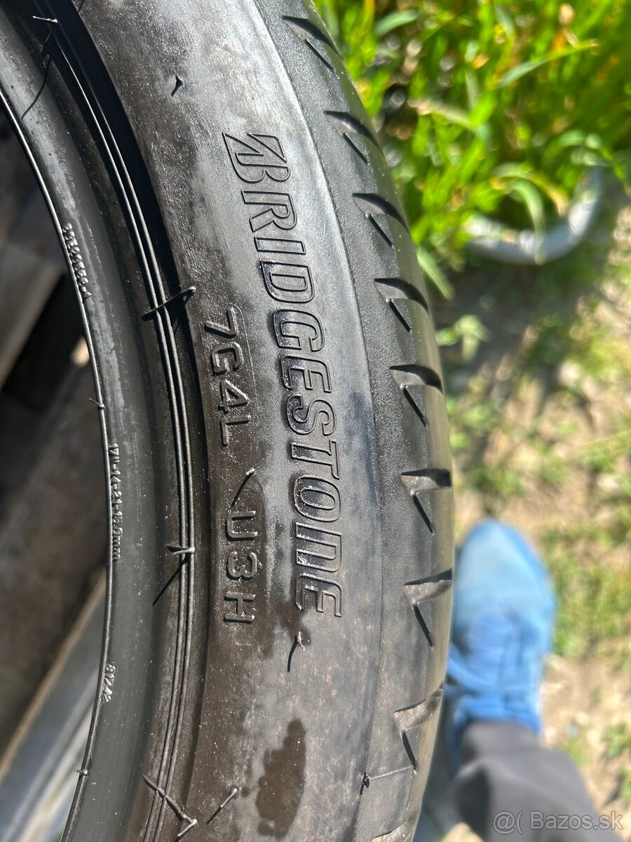 Bridgestone 205/45/17”-88V - 3