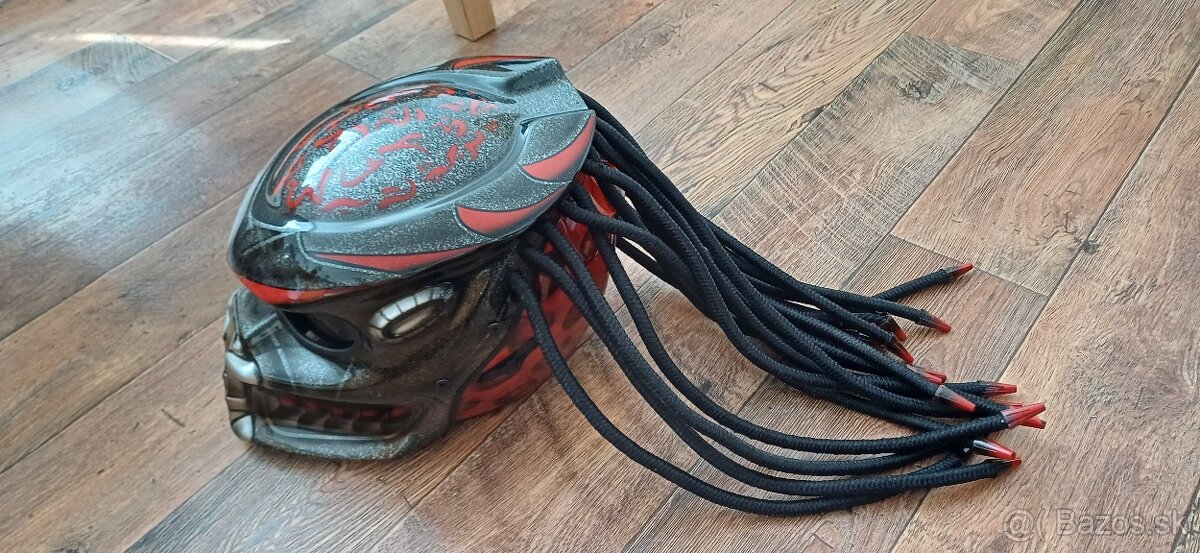 Predátor Prilba - 3