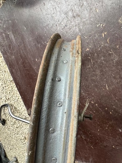 Predám predné koleso, stred kolesa JAWA 550 - 3