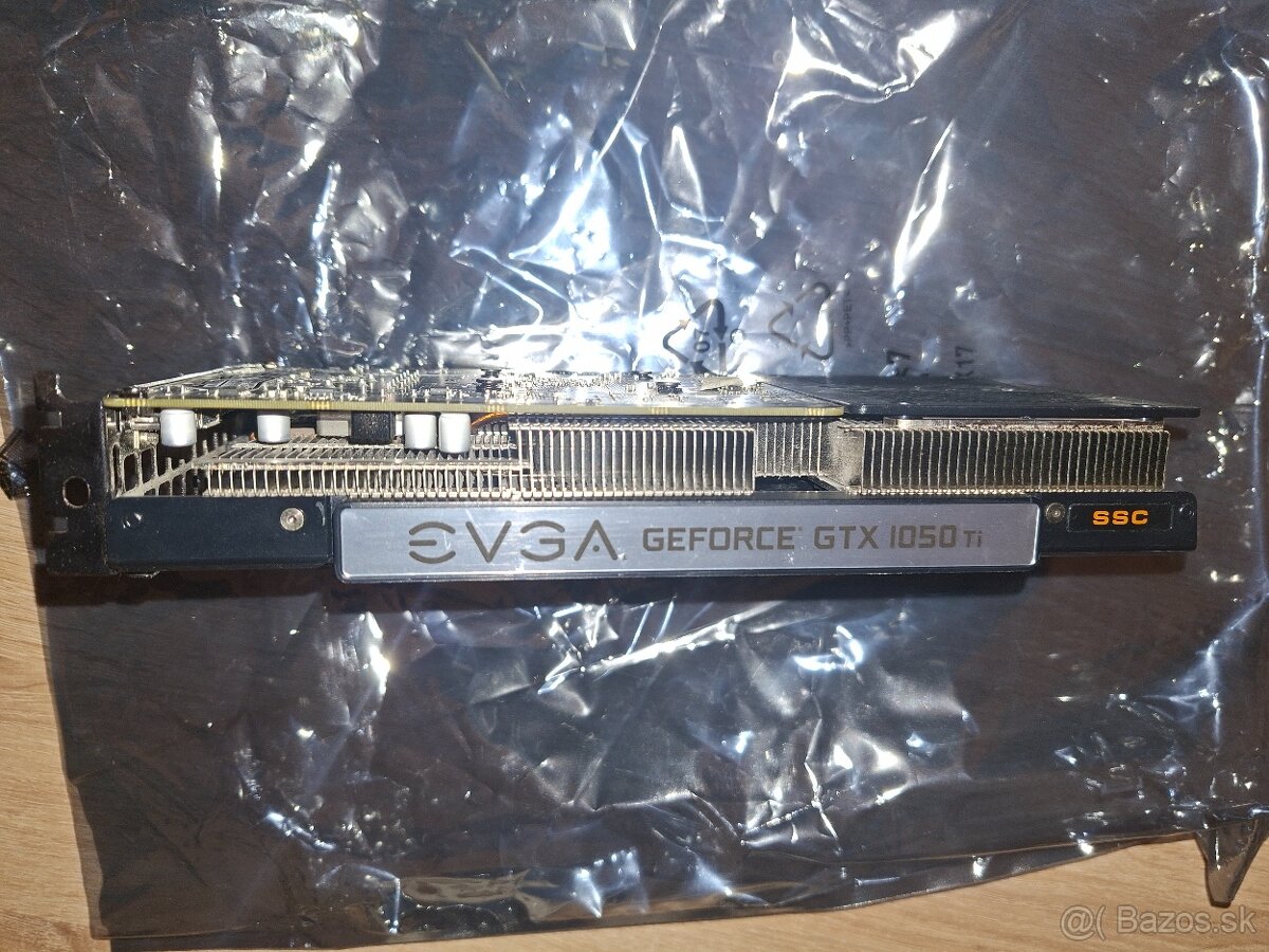 EVGA GeForce GTX 1050 Ti SSC 4GB - 3