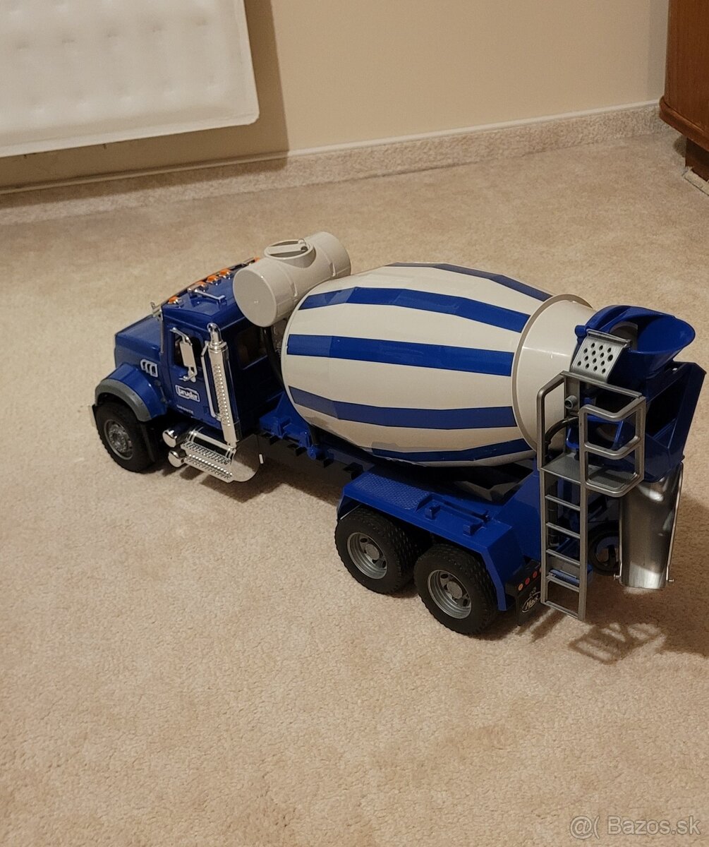 Bruder miesacka Mack Granite - 3