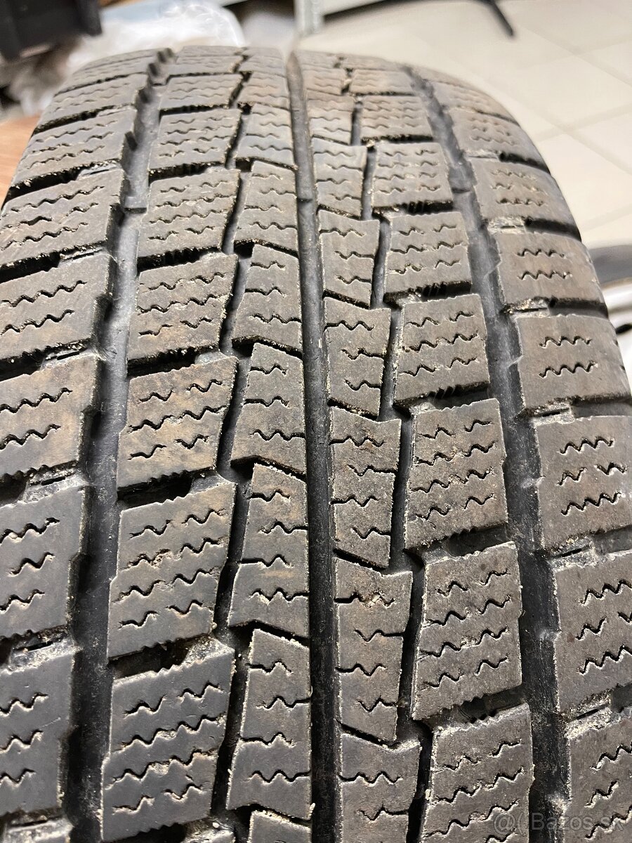 Zimná sada kolies 215/60/17 + VW krytky - 3