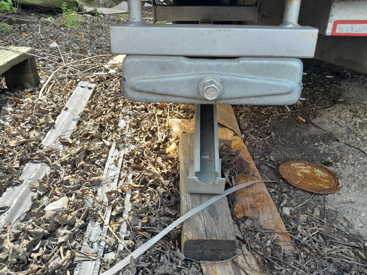 Pojazdný predajný príves. - 3