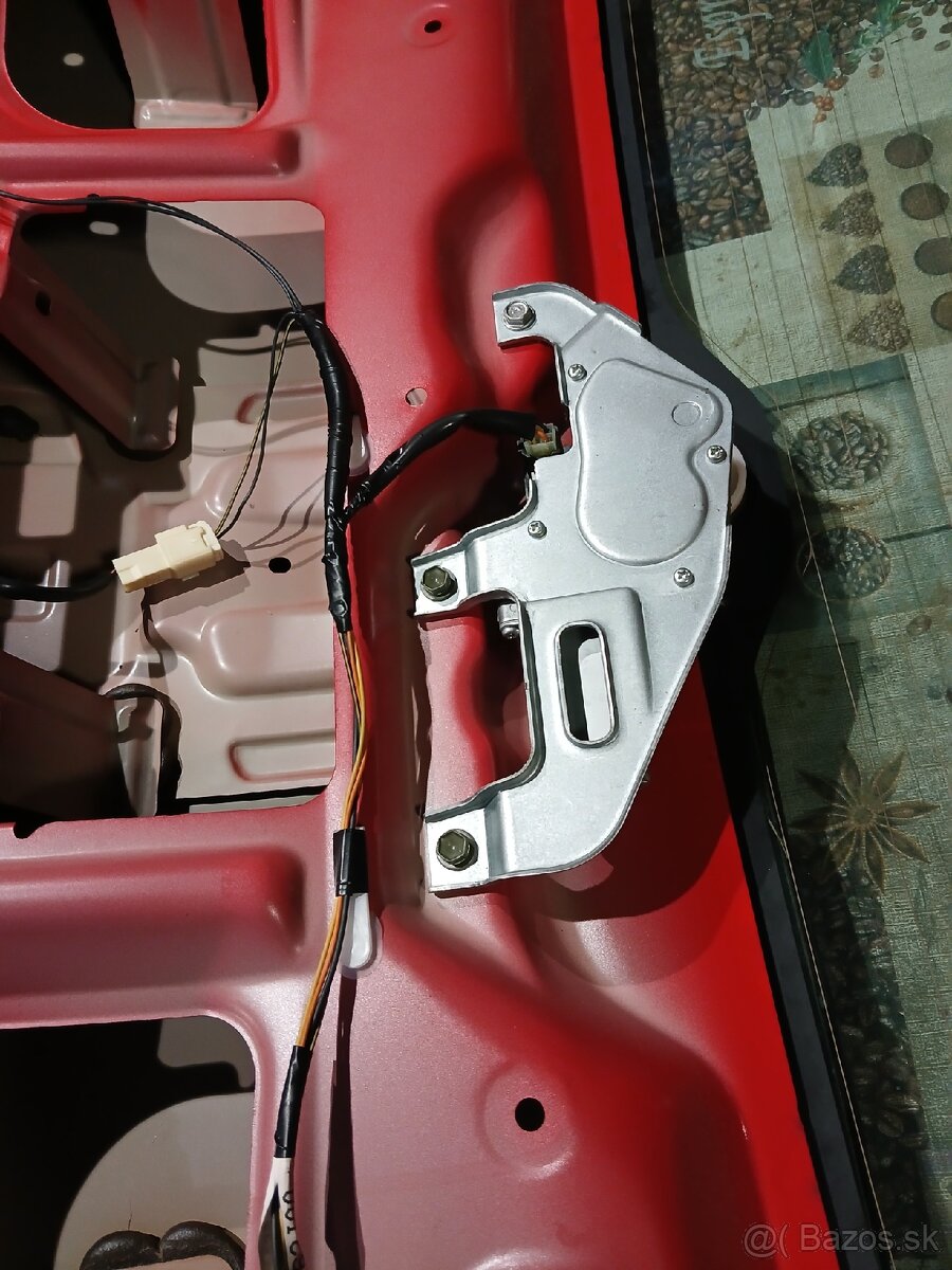 Suzuki Swift kufrove dvere - 3