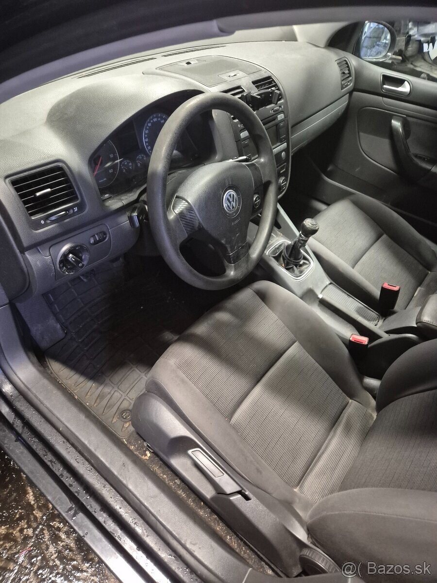 Predám sedačky pre Volkswagen Golf 5 V hatchback - 3