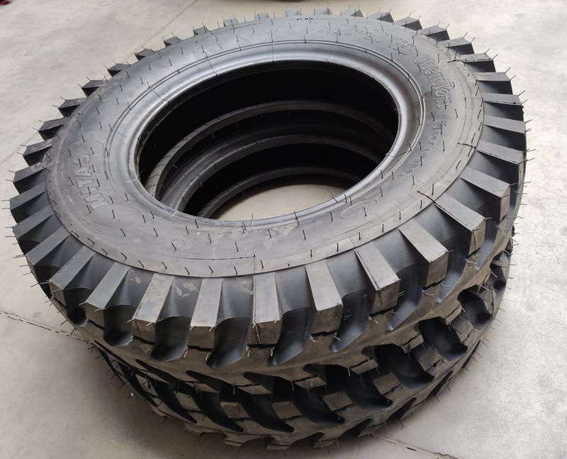 Pneumatiky na vysokozdvižný vozík - 3