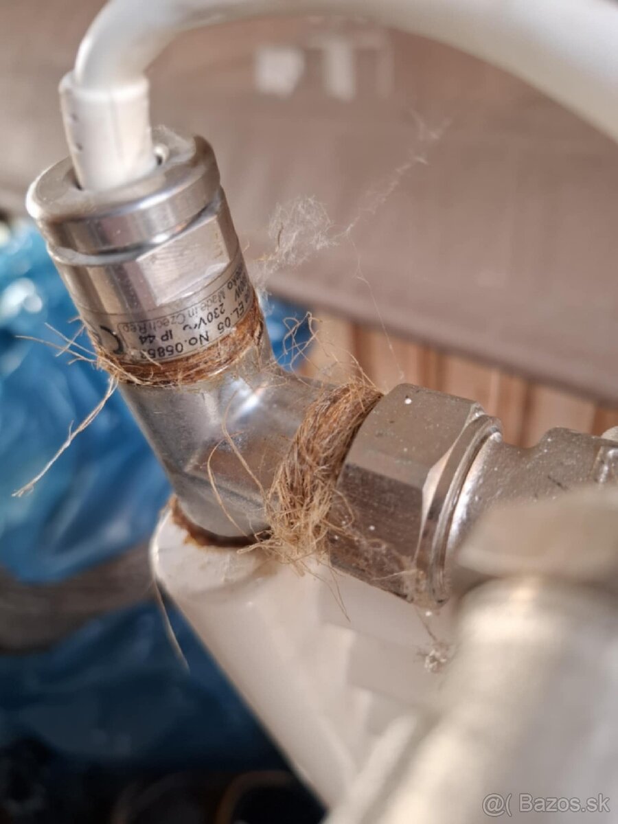 Predáme elektrický radiátor 800w - 3