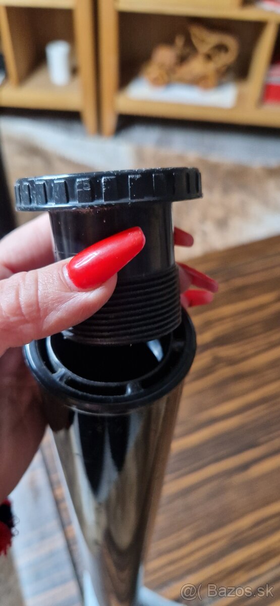 Stôl 120x80cm nôzky sa daju prispôsobit nerov. povrchu - 3