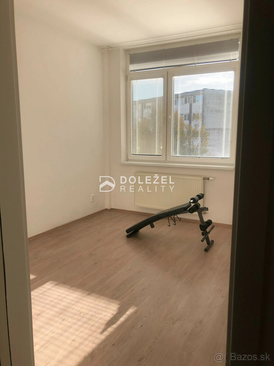 Na predaj 3 izbový byt s balkónom na sídlisku KVP – Dénešova - 3