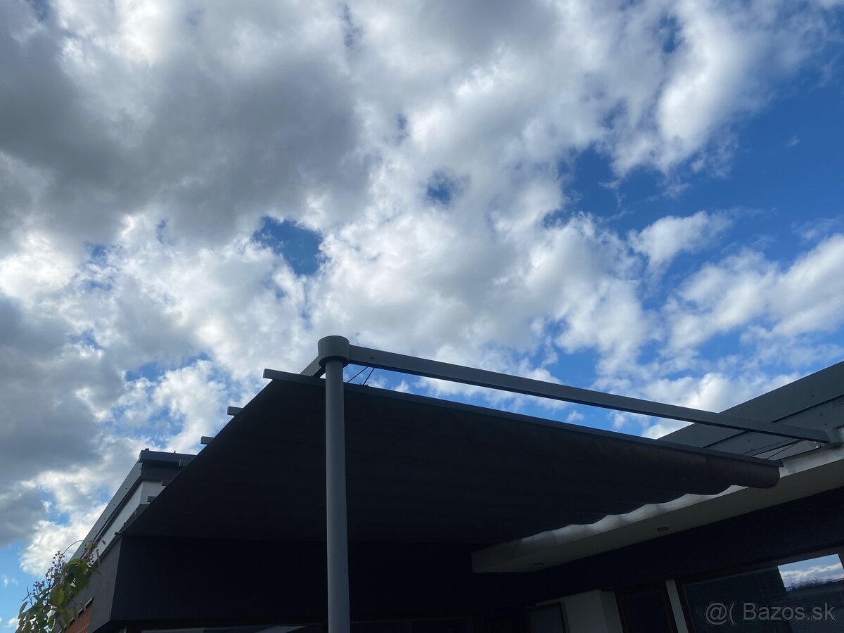 Plachta z pergoly s pohonom Somfy - 3