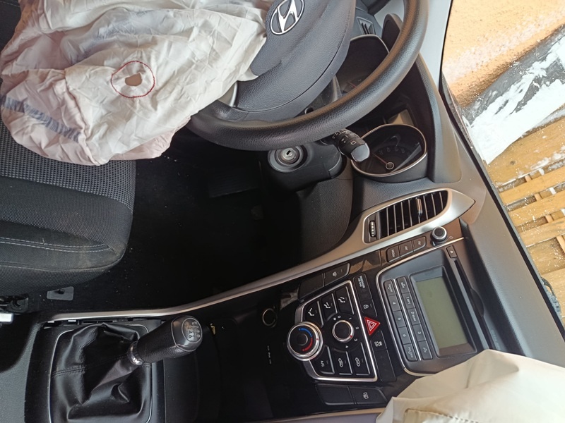 rozpredam hyundai i30 1.4 G4FA 2012 - 3