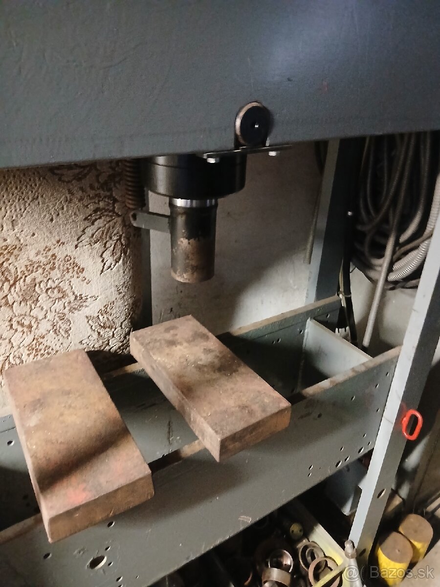 Hydraulický lis - 3