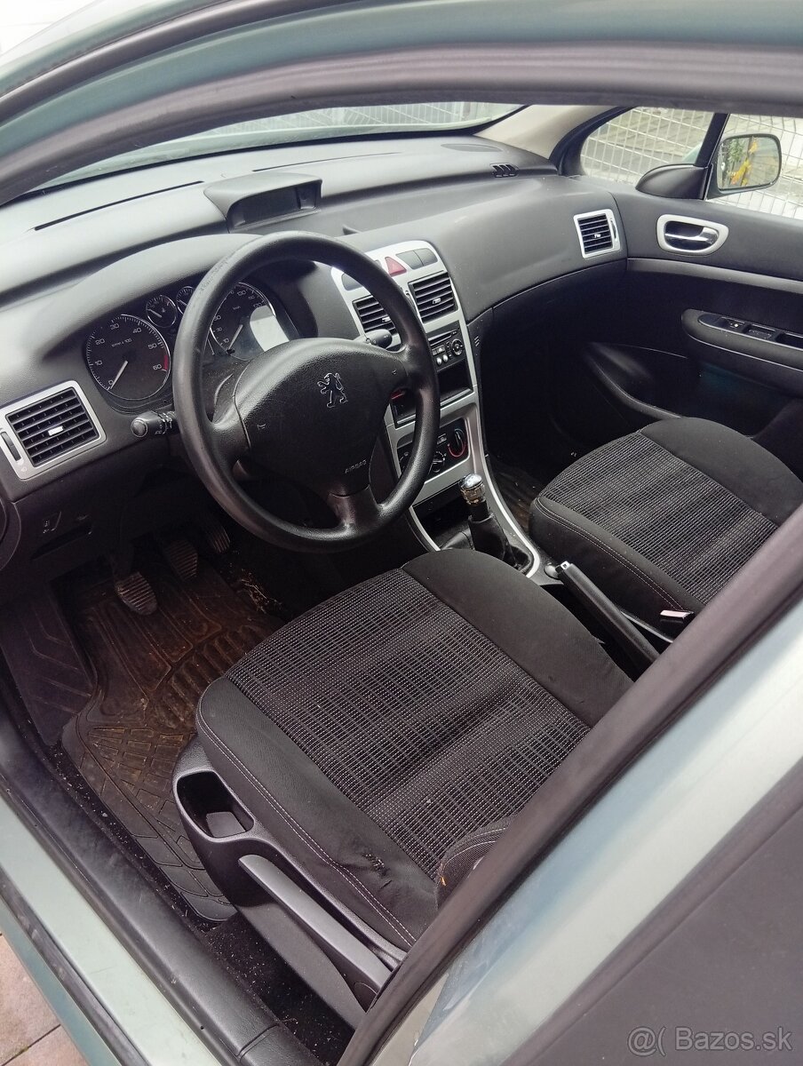 Peugeot 307SW 1.6hdi 7miestme - 3