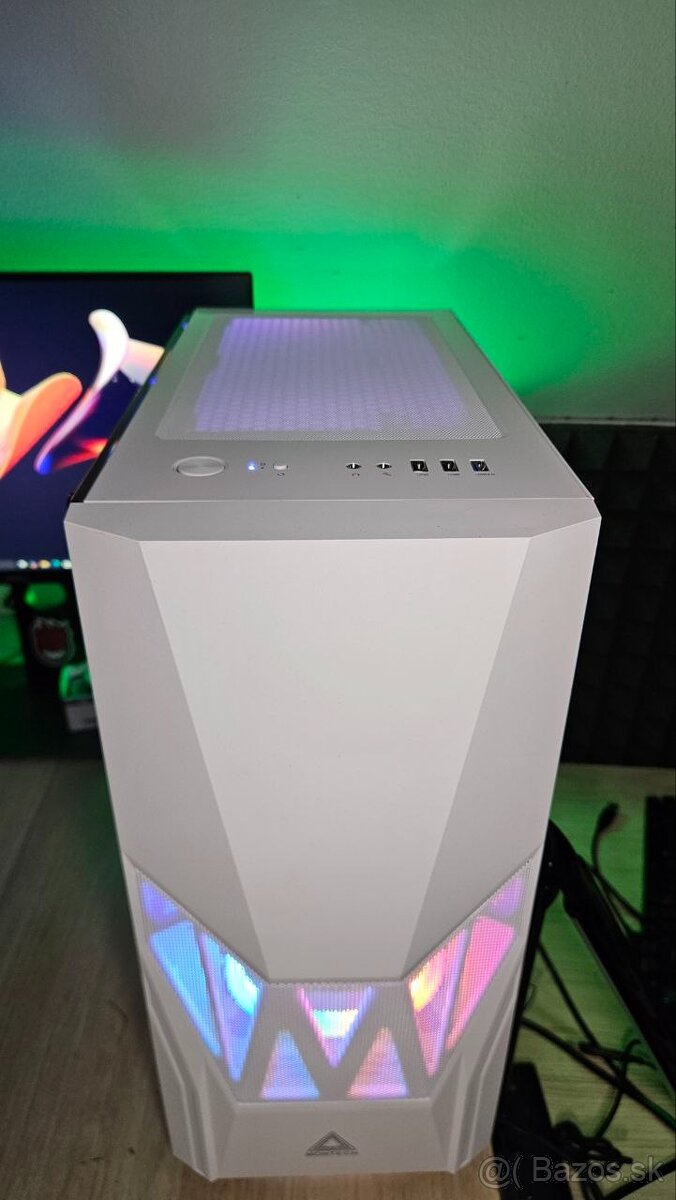 Herný PC • i7 7700 • RX 6600 XT 8GB • 16GB - 3