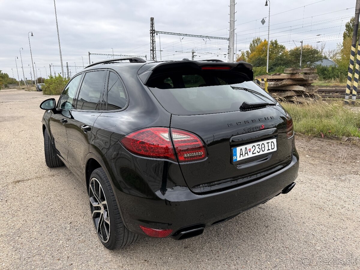 Porsche Cayenne S - 3